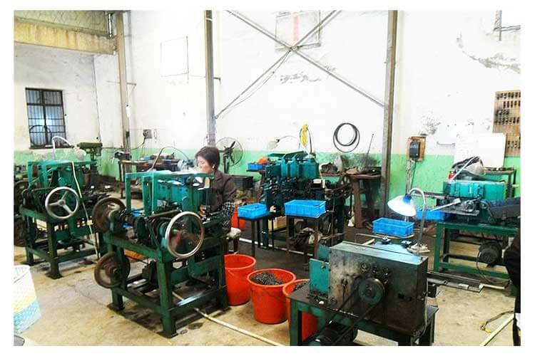 automatic-hook-forming-2